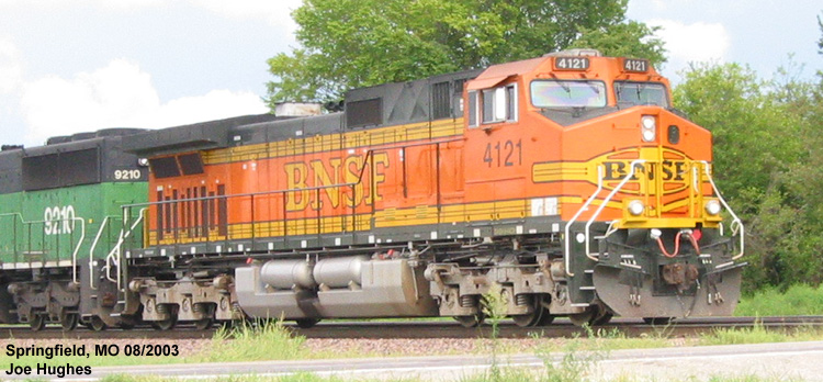 BNSF 4121